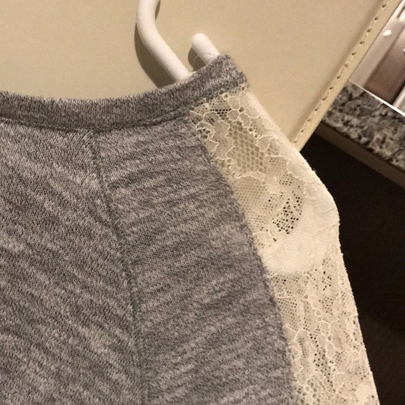 Grey Quarter length sleeve sweater - Picture 2 of 2